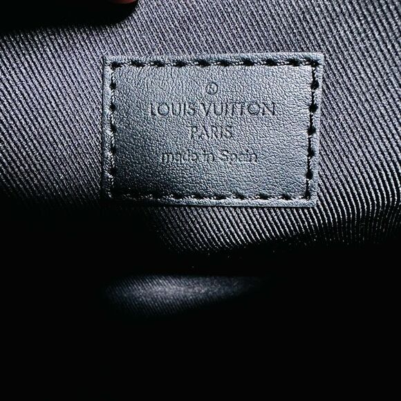 Louis Vuitton S Lock Sling Bag - Picture 14 of 16